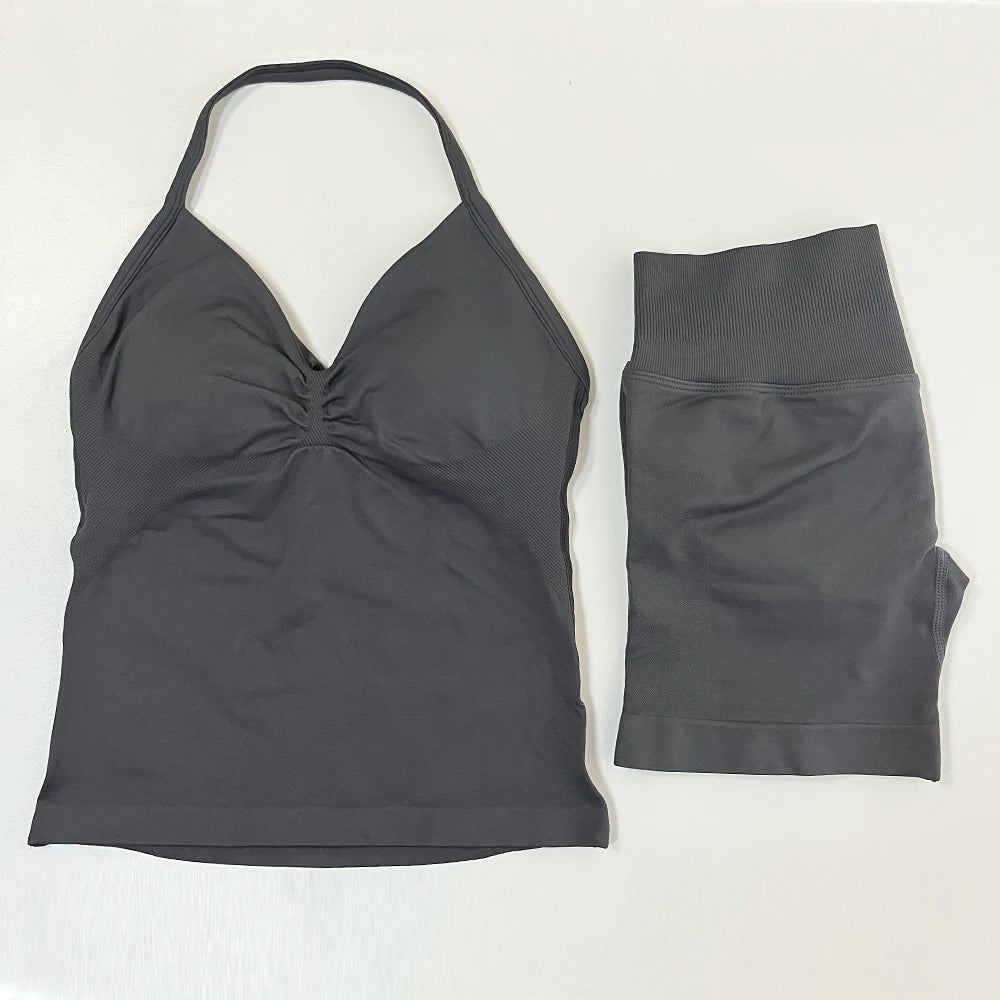 ملابس نوم صيفية نسائية مزينة بالزهور