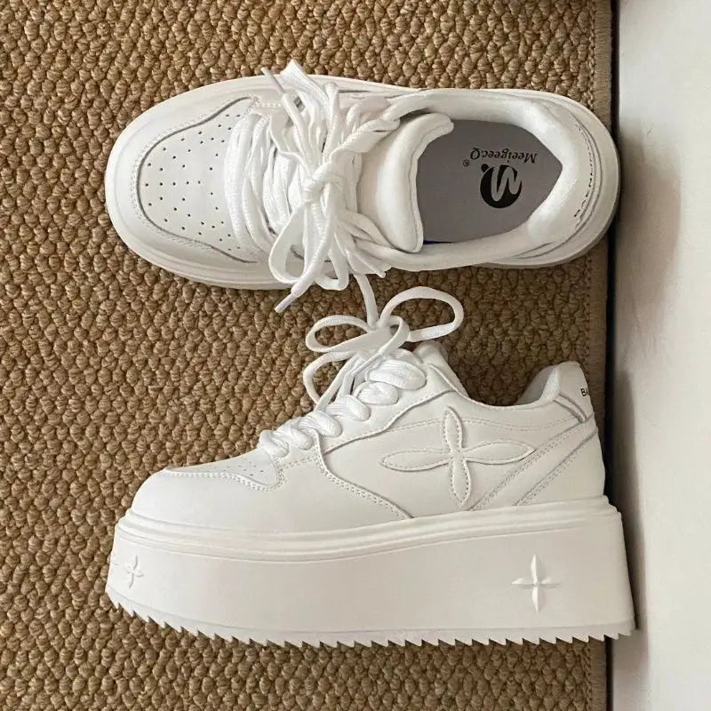 أحذية رياضية نسائية كاجوال بنعل سميك