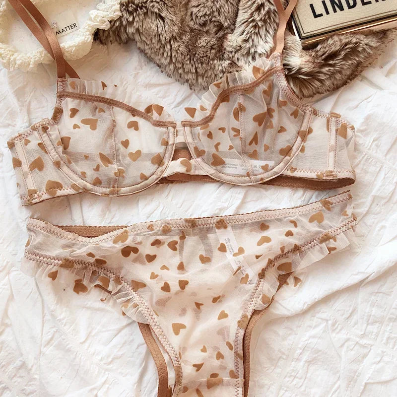 مجموعة ملابس داخلية نسائية شبكية على شكل قلب