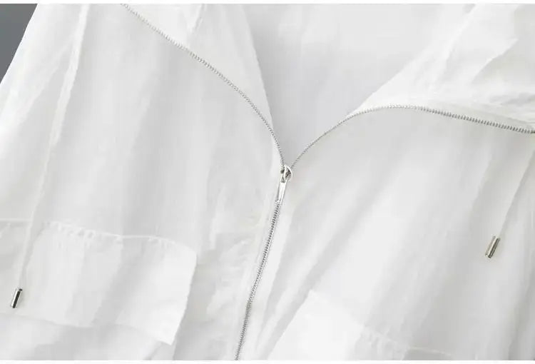 سترة نسائية خفيفة الوزن مقاومة للرياح بغطاء للرأس