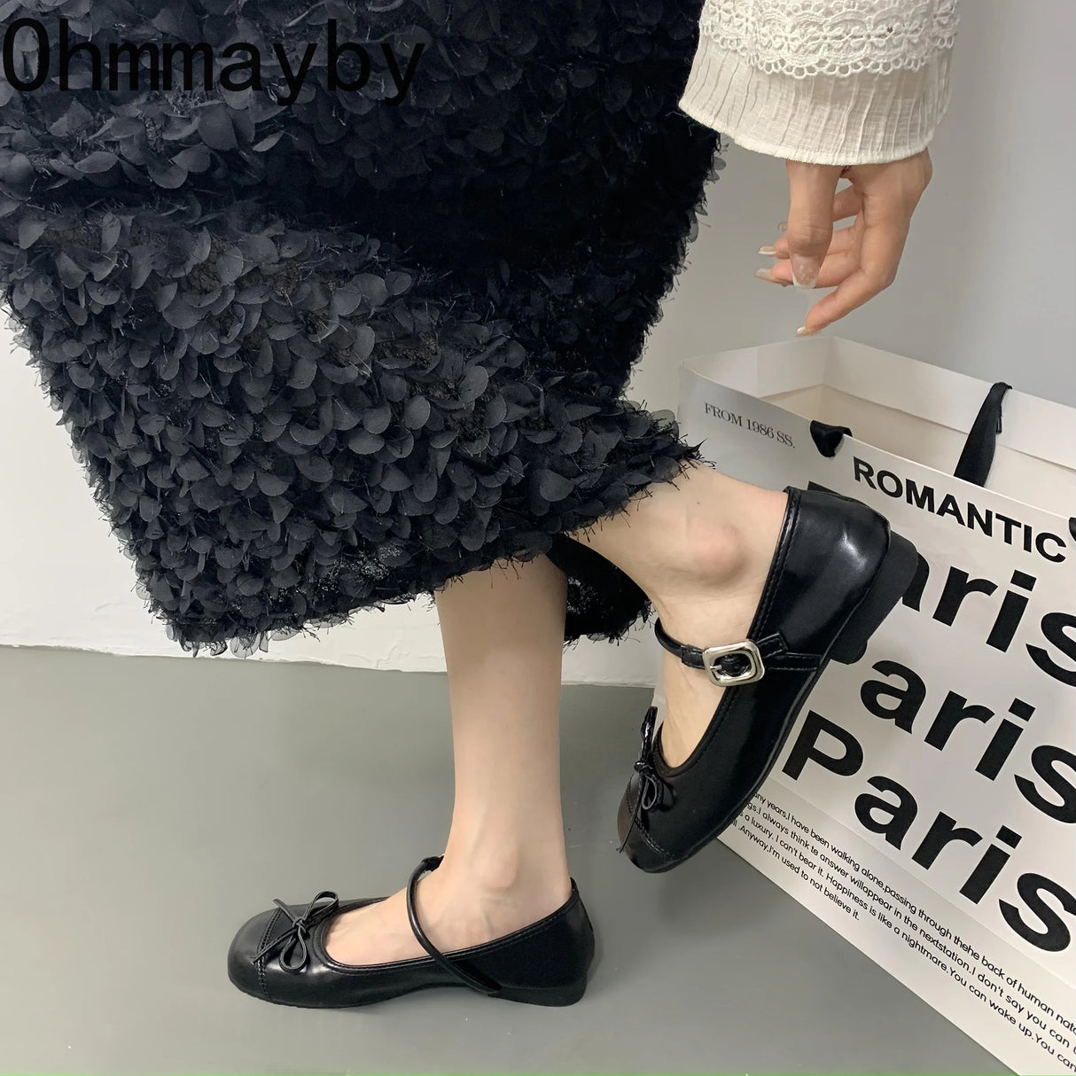 أحذية نسائية فاخرة بدون رباط من ماركة لوفرز