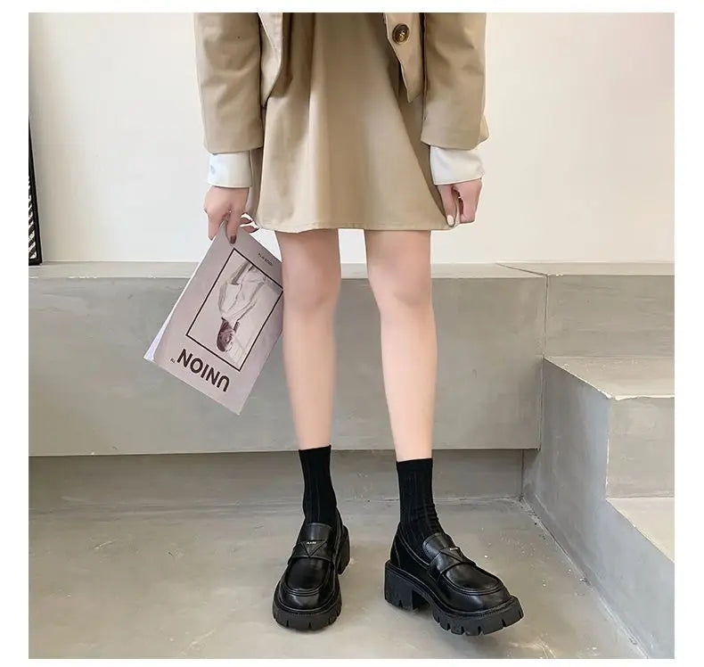 حذاء مكتب نسائي أسود بكعب منخفض