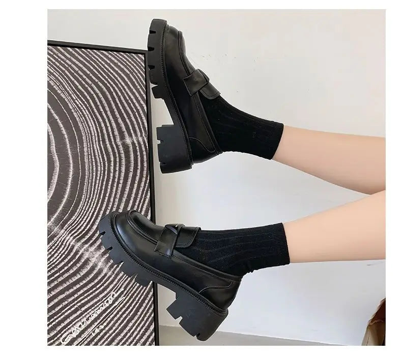 حذاء مكتب نسائي أسود بكعب منخفض