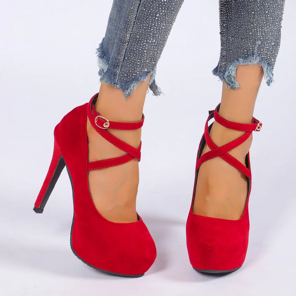 أحذية بكعب عالٍ وحزام للكاحل - صيف 2025