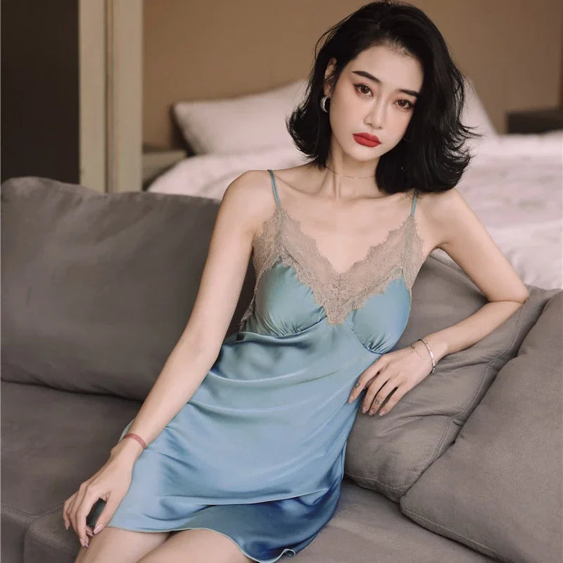 بيجامات نسائية من الحرير الجليدي