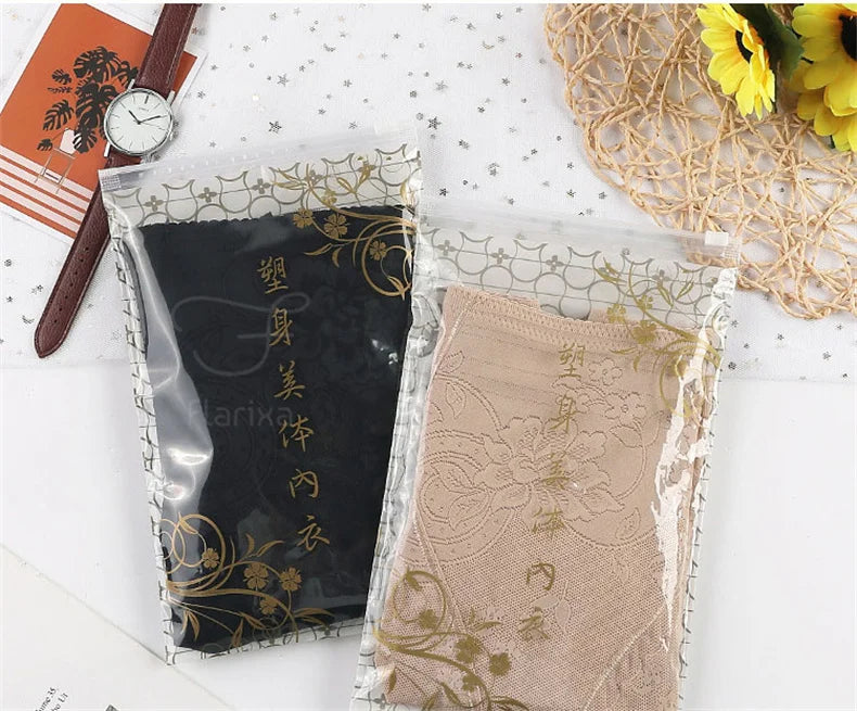 شورت أمان نسائي بدون درزات من الدانتيل