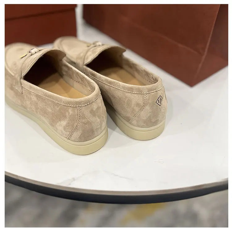 حذاء مسطح سهل الارتداء من الجلد للنساء