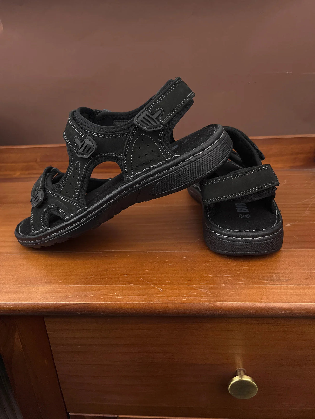 صنادل رياضية خارجية جلدية للرجال