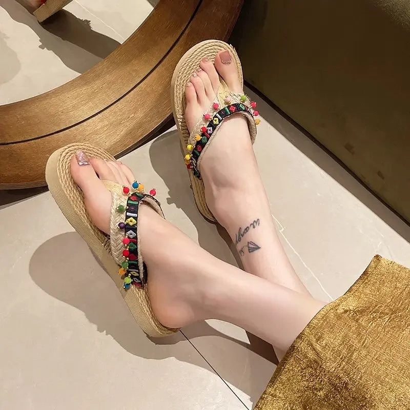 صنادل شاطئ نسائية بكعب منخفض ومضادة للانزلاق