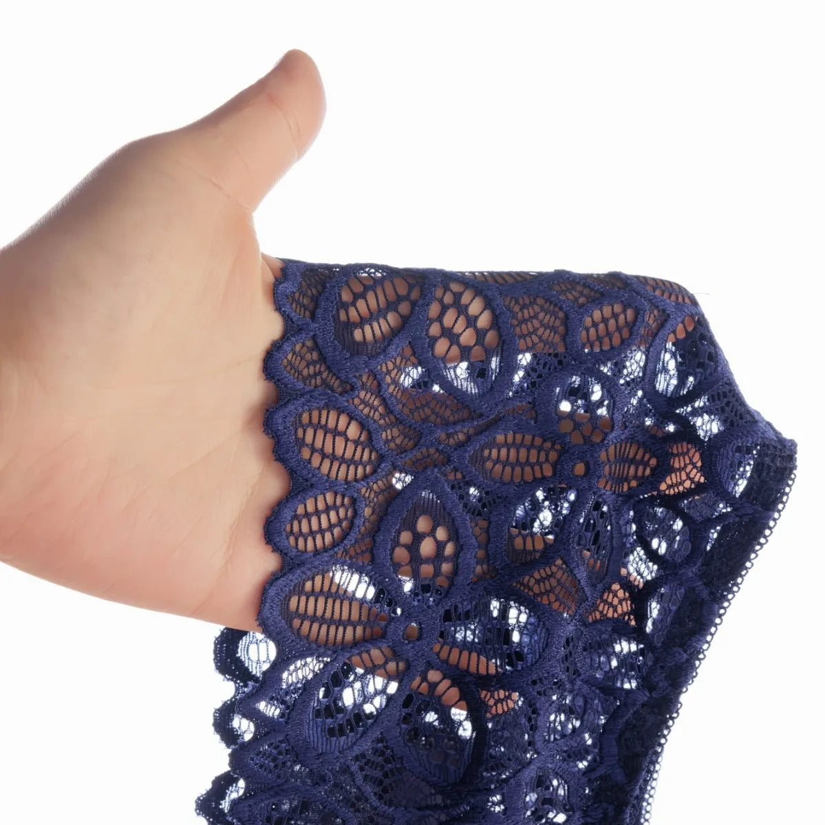 طقم حمالة صدر دانتيل متباين للنساء