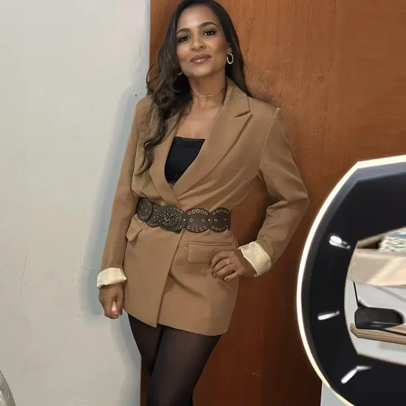 MetroChic™ – Tailored Casual Blazer (2025 Office Fit, Fashion-Forward Design)