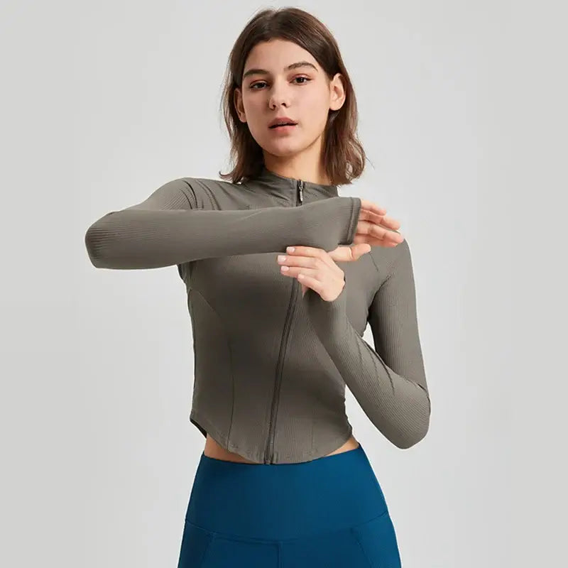 سترة رياضية نسائية ضيقة بسحاب لليوجا