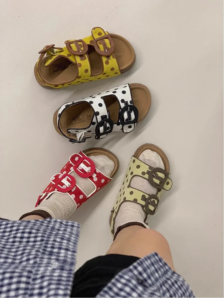 صنادل نسائية مسطحة بكعب عالٍ صيفية