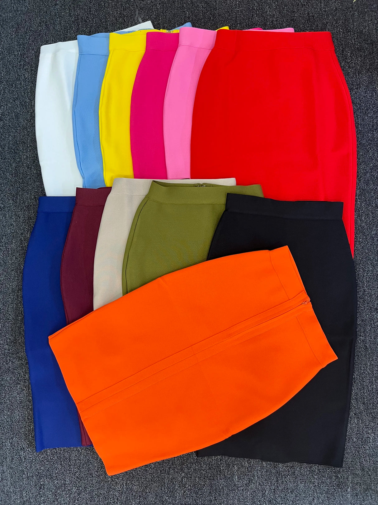 تنورة قلم رصاص ضيقة للنساء