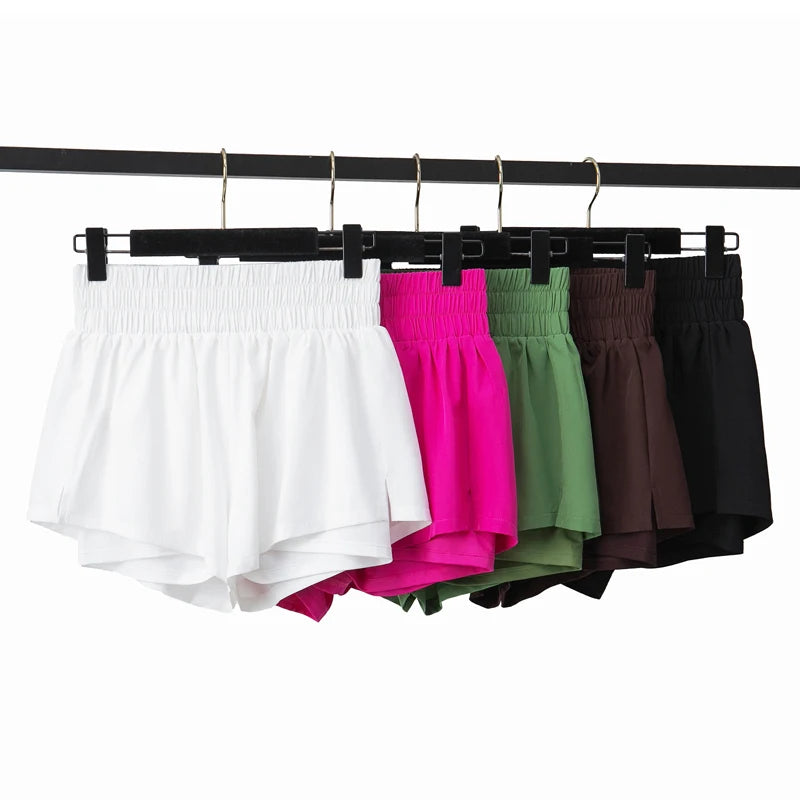 مجموعة رياضية سريعة الجفاف للنساء في الهواء الطلق