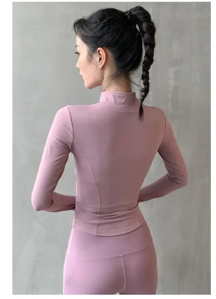 سترة يوغا وجري نسائية بسحاب مع فتحات للإبهام