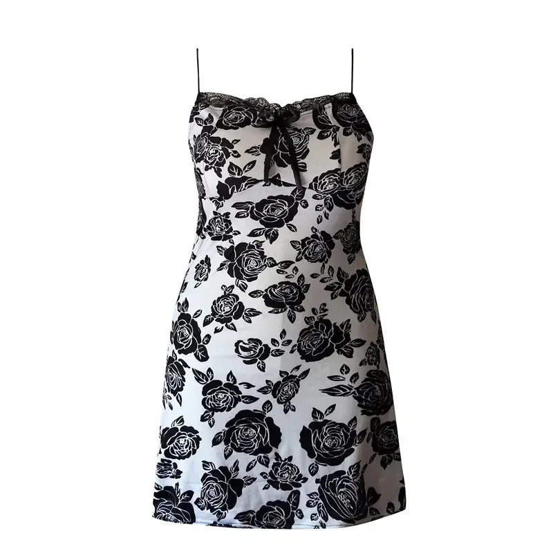 فستان نوم نسائي مقاس إضافي برباط من الدانتيل