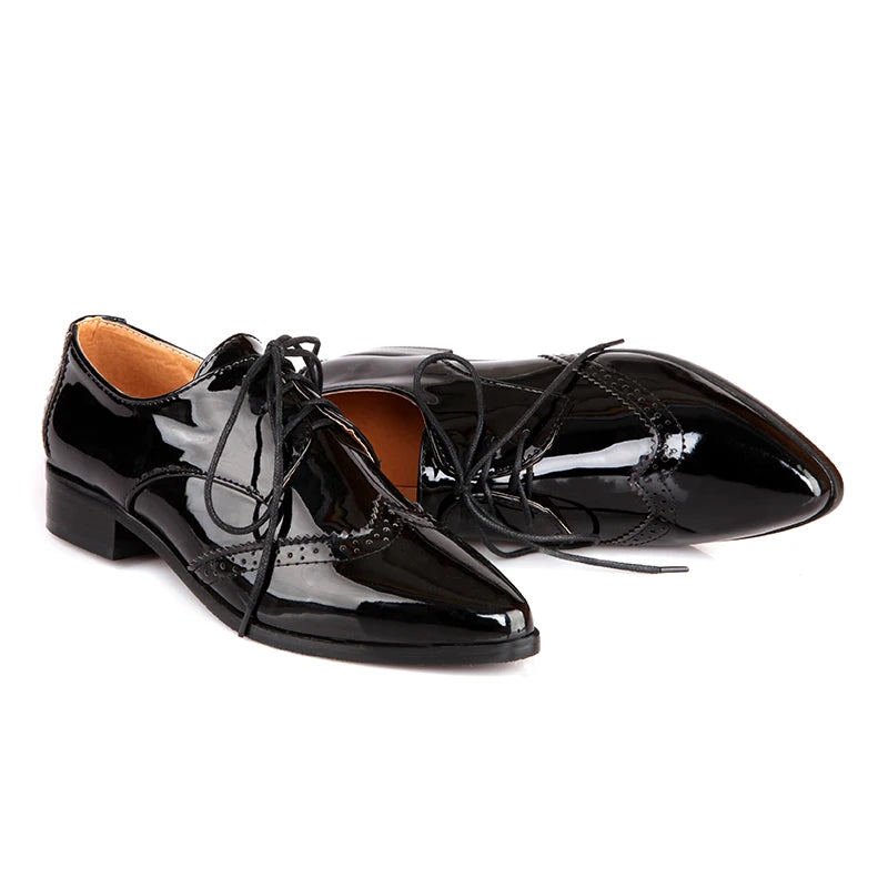 أحذية بروج بولكا نسائية – 2025