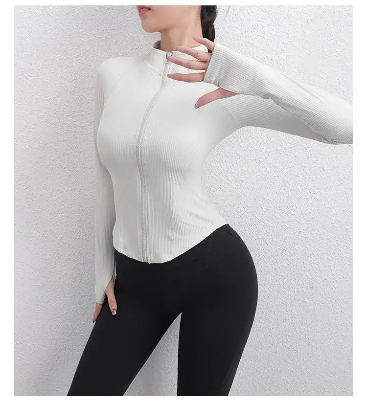 سترة جري نسائية بأكمام طويلة ومزخرفة