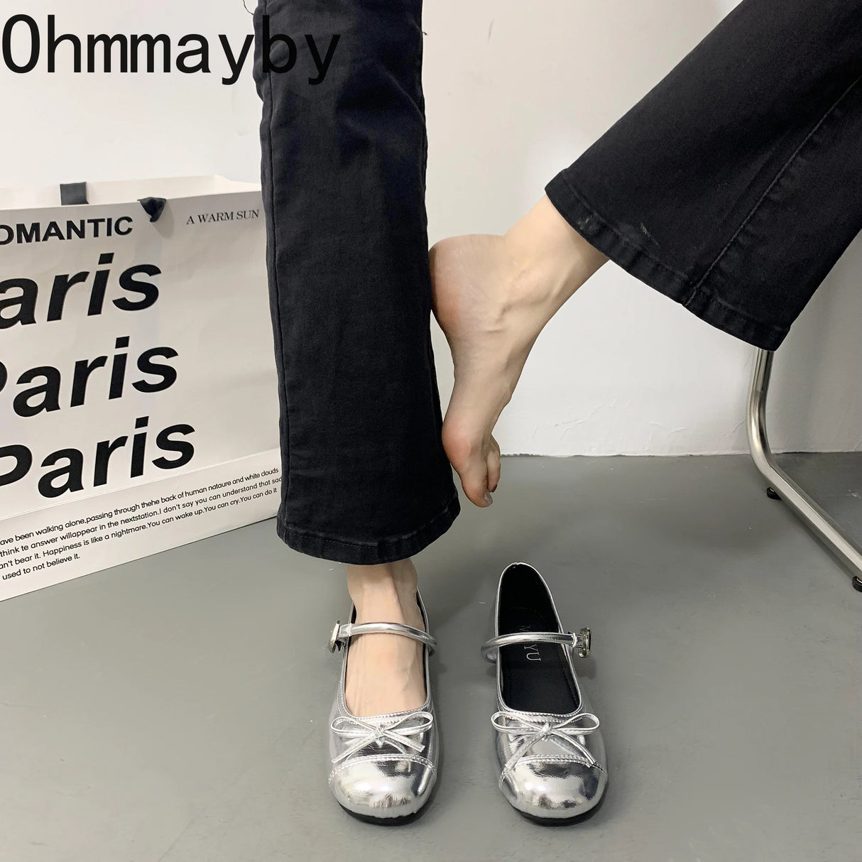 أحذية نسائية فاخرة بدون رباط من ماركة لوفرز