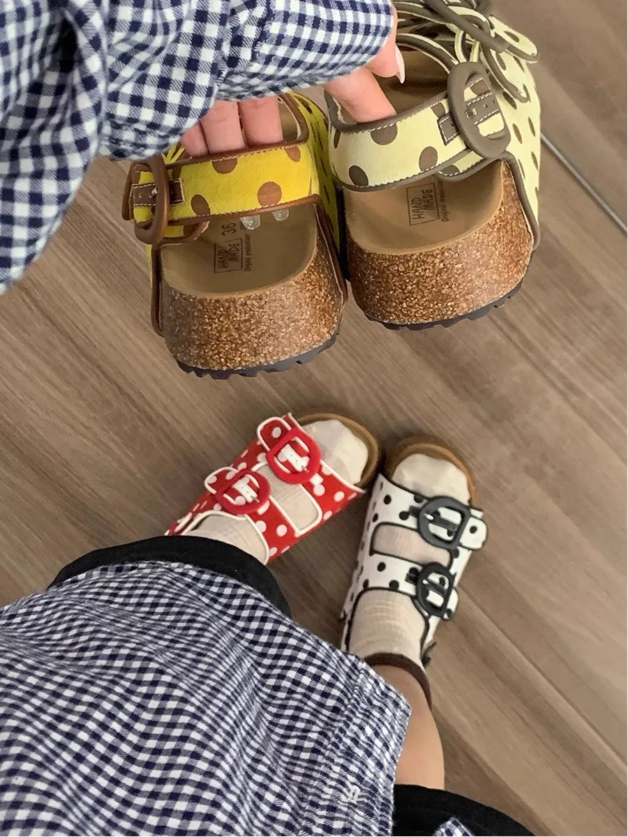 صنادل نسائية مسطحة بكعب عالٍ صيفية