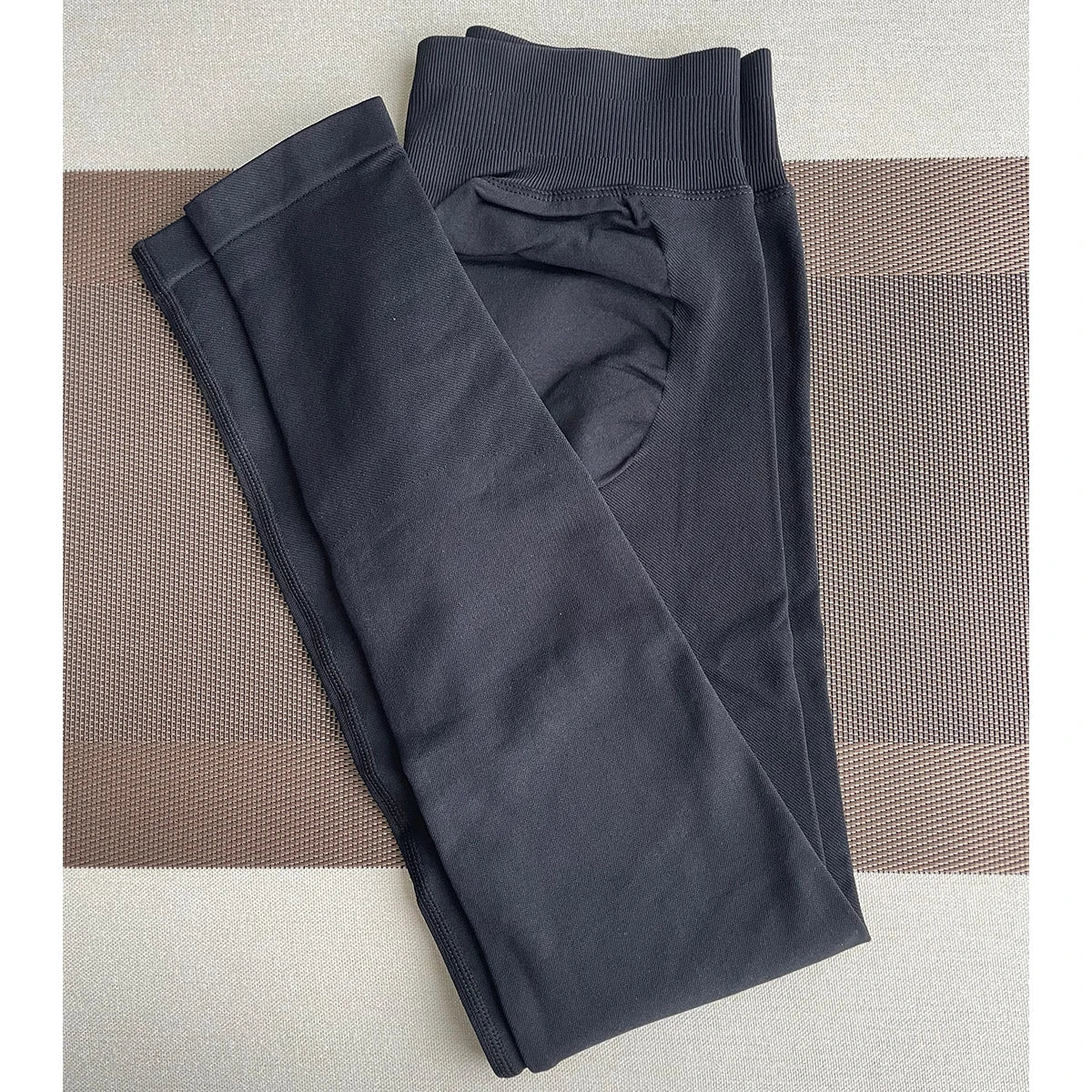 بنطال يوغا ضيق بدون درزات للنساء