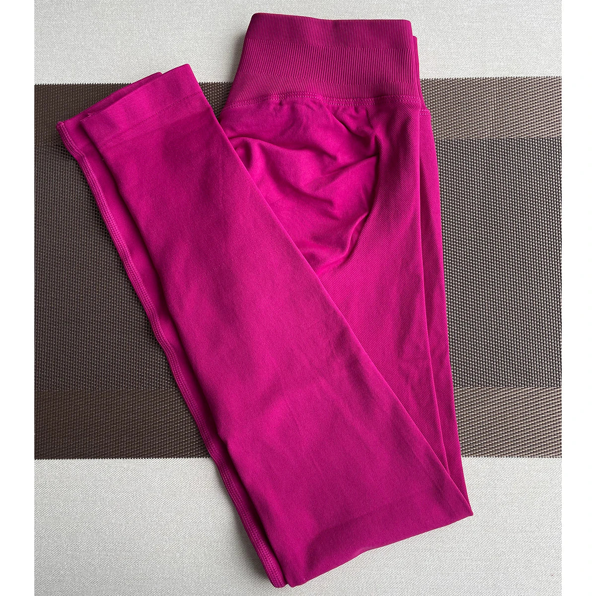 بنطال يوغا ضيق بدون درزات للنساء