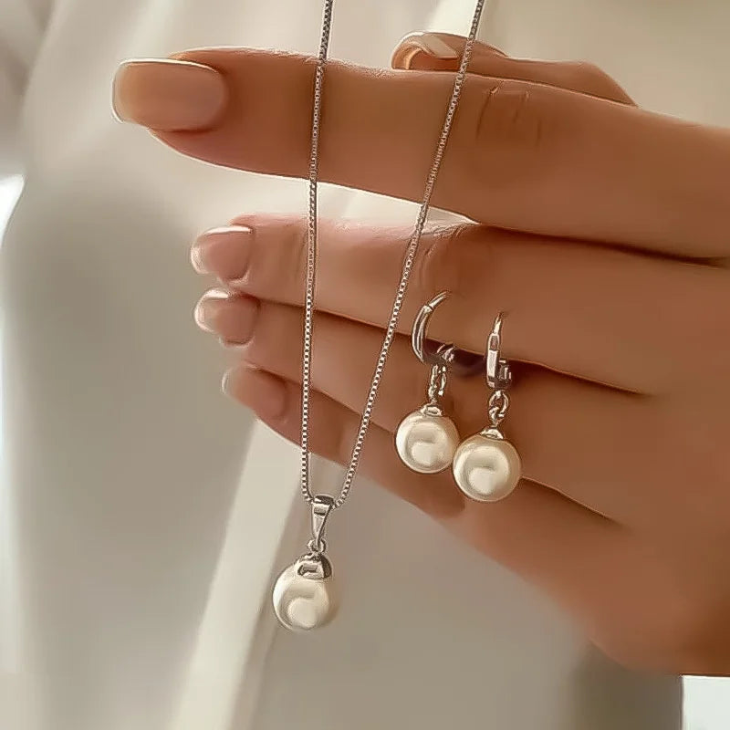Women’s Round Pearl 3-Piece Jewelry Set