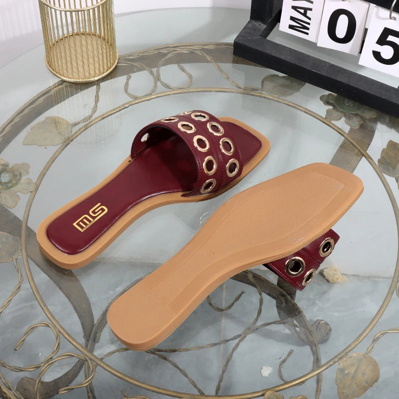 صنادل نسائية صيفية مسطحة مربعة الشكل