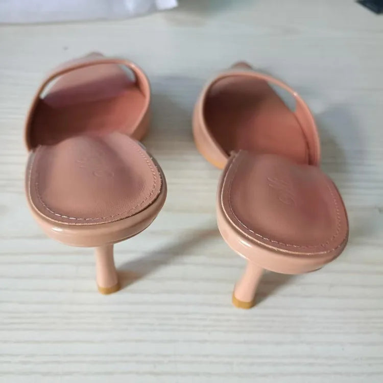 نعال براءات اختراع بكعب رفيع ومقدمة مدببة - 2025