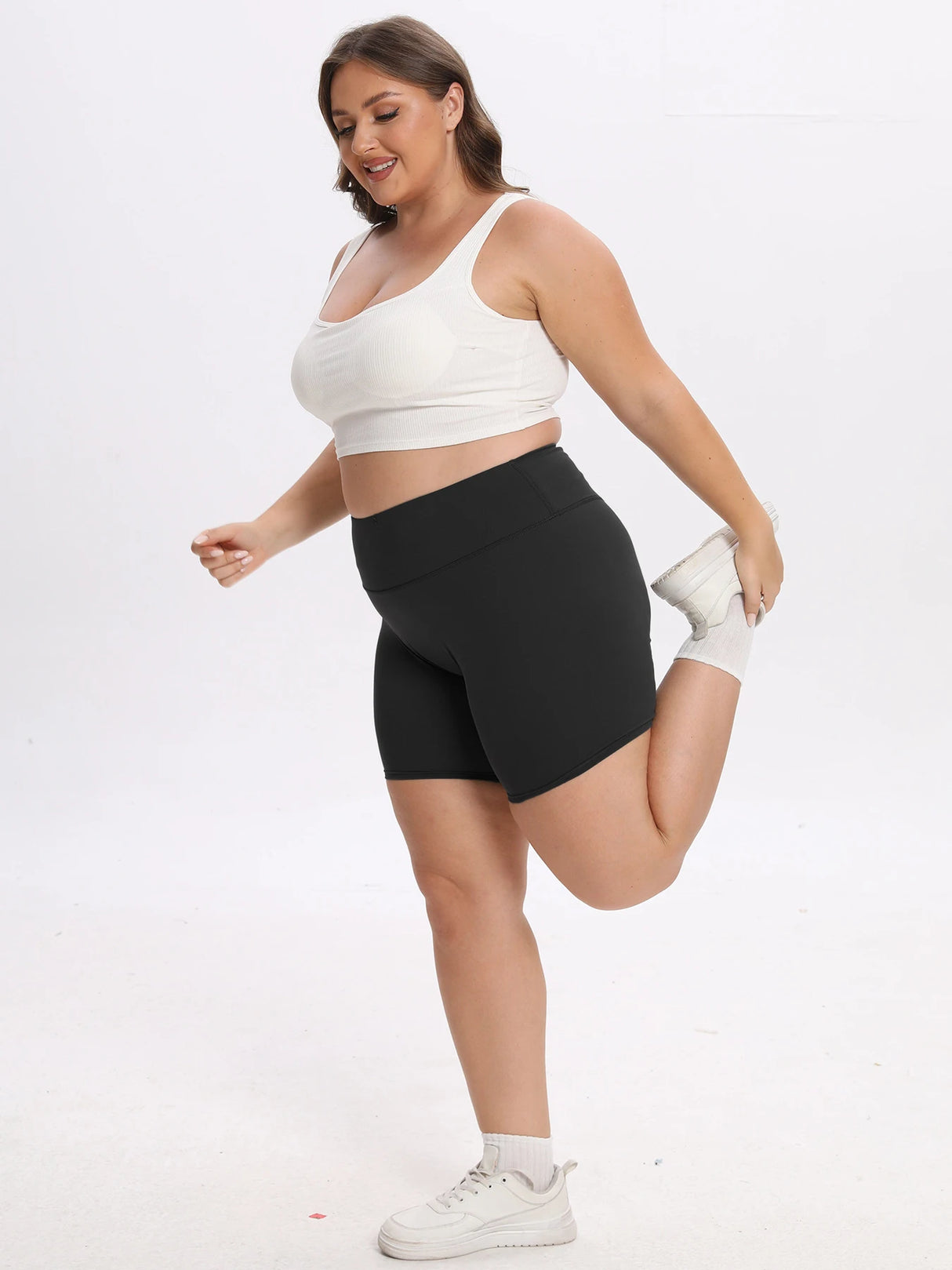 شورت نسائي عالي الخصر بثلاثة جيوب لركوب الدراجات