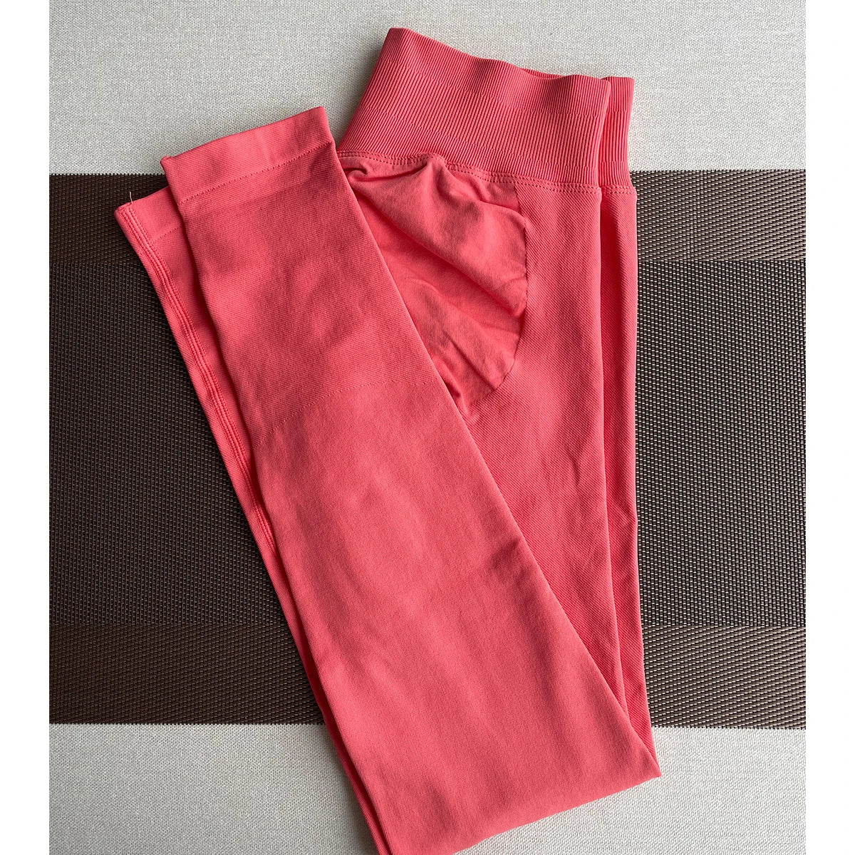 بنطال يوغا ضيق بدون درزات للنساء