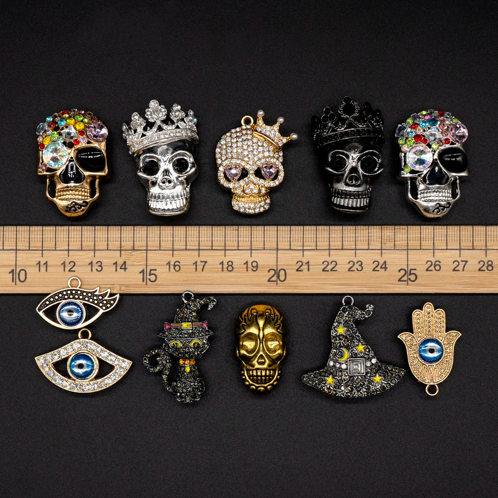 زينة أحذية نسائية على شكل جمجمة مع مشابك معدنية