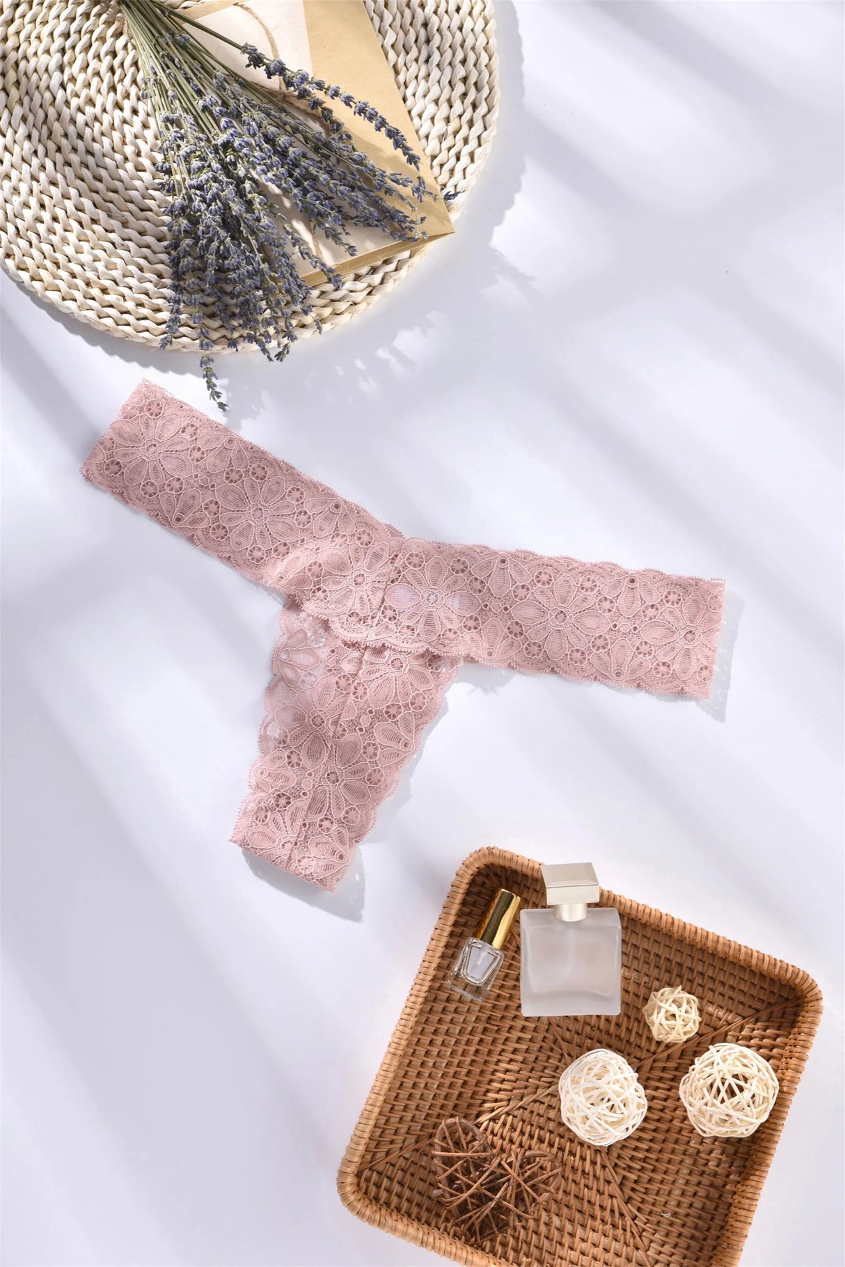 سراويل داخلية نسائية من حجر الراين