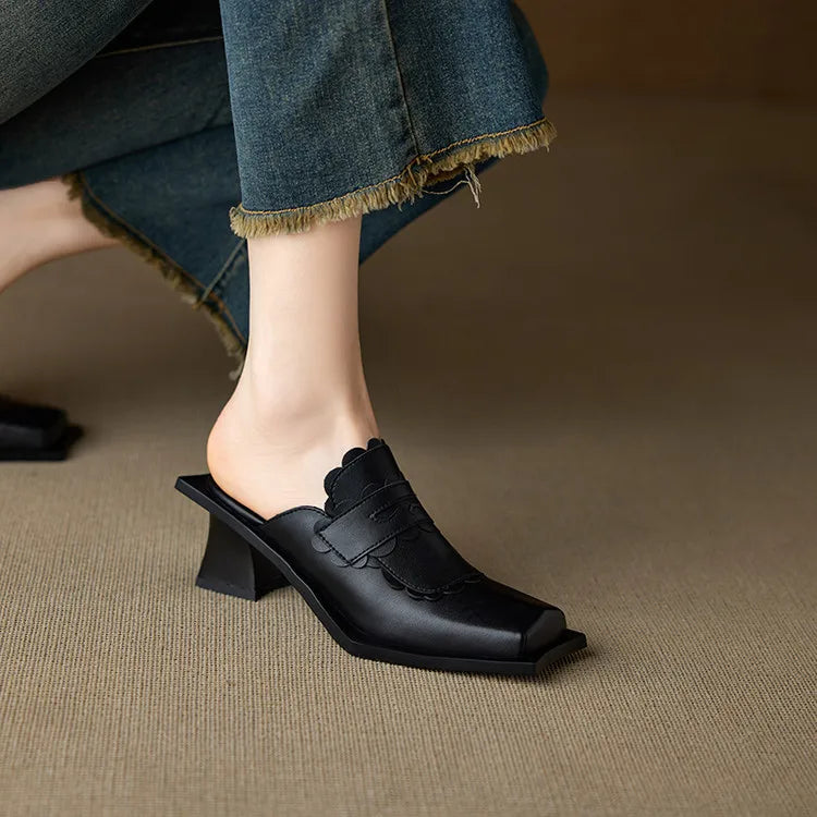 نعال نسائية فاخرة مرصعة بأحجار الراين