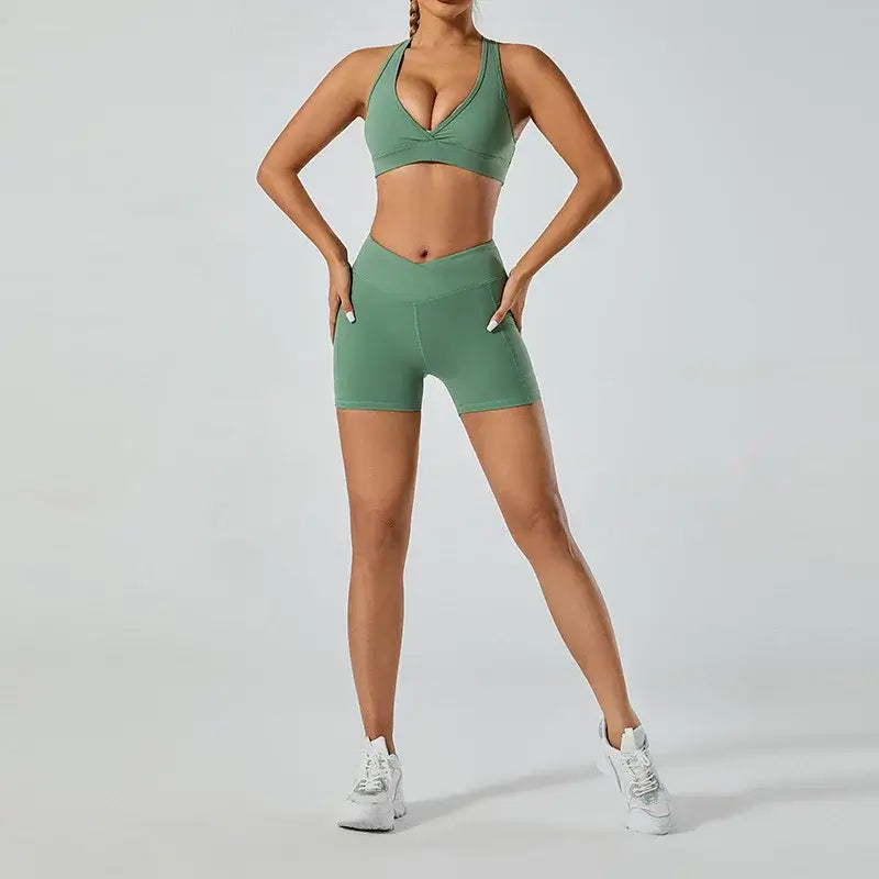 حمالة صدر رياضية نسائية ذات ظهر مجوف على شكل حرف V عميق