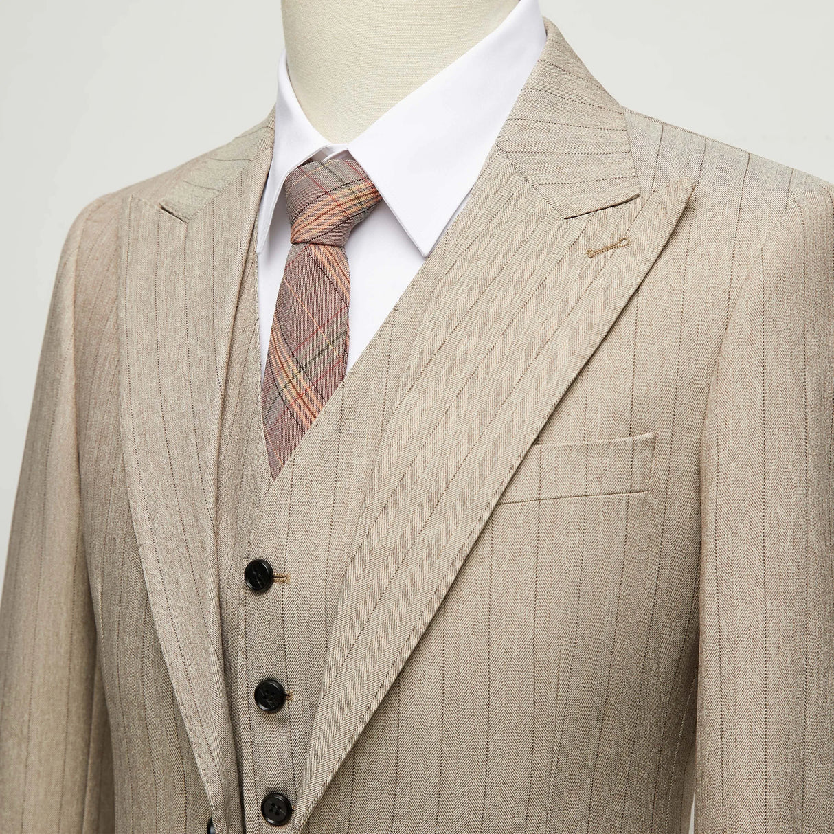 بدلة زفاف إيطالية مصممة خصيصًا للرجال