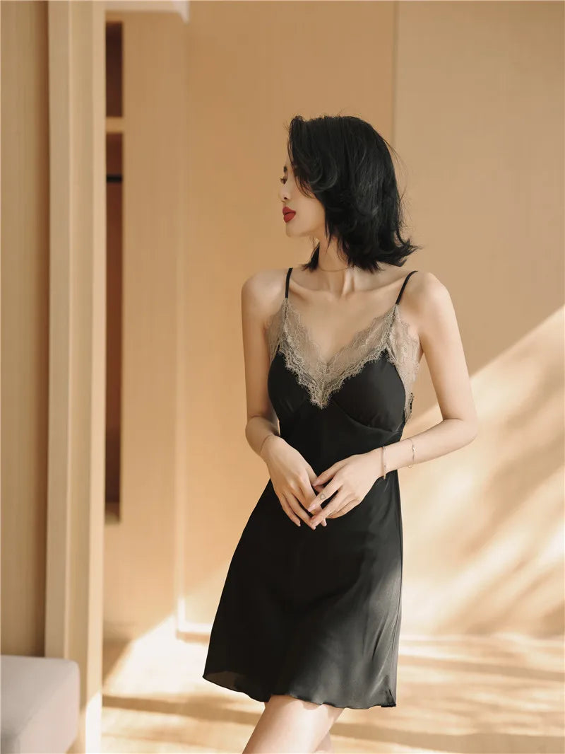 بيجامات نسائية من الحرير الجليدي