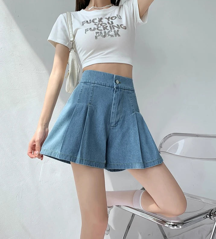 Women's Loose Pleated Denim Shorts