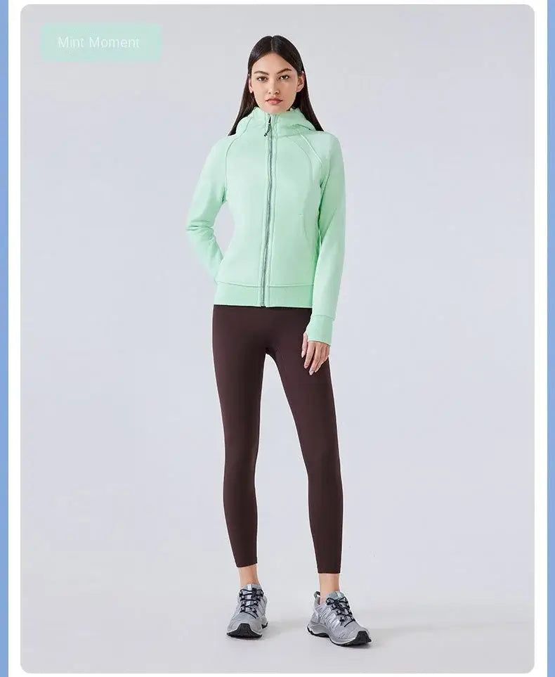 سترة رياضية نسائية سميكة ودافئة بغطاء للرأس