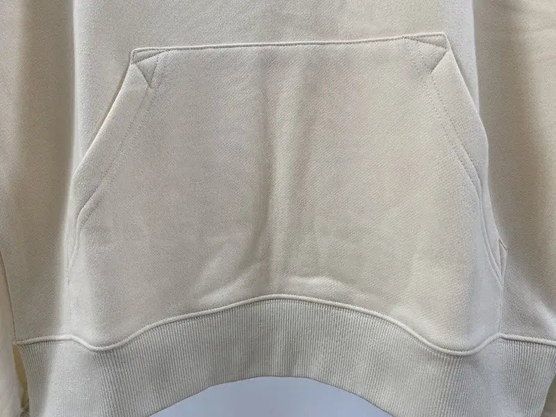 سويت شيرت نسائي بطبعة حروف عتيقة برقبة دائرية