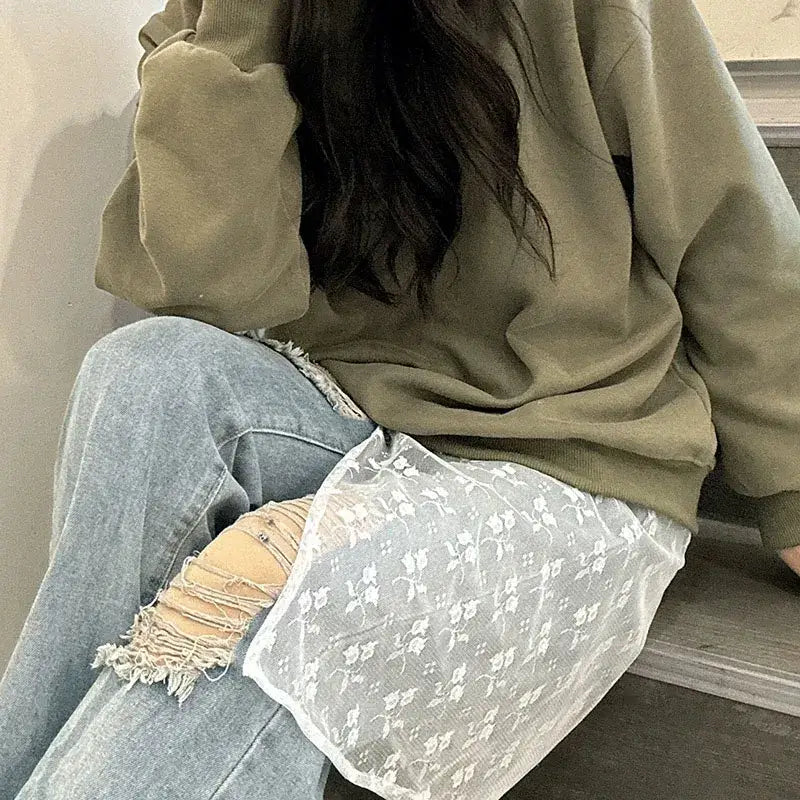 تنورة نسائية من الدانتيل والتول بتصميم عتيق