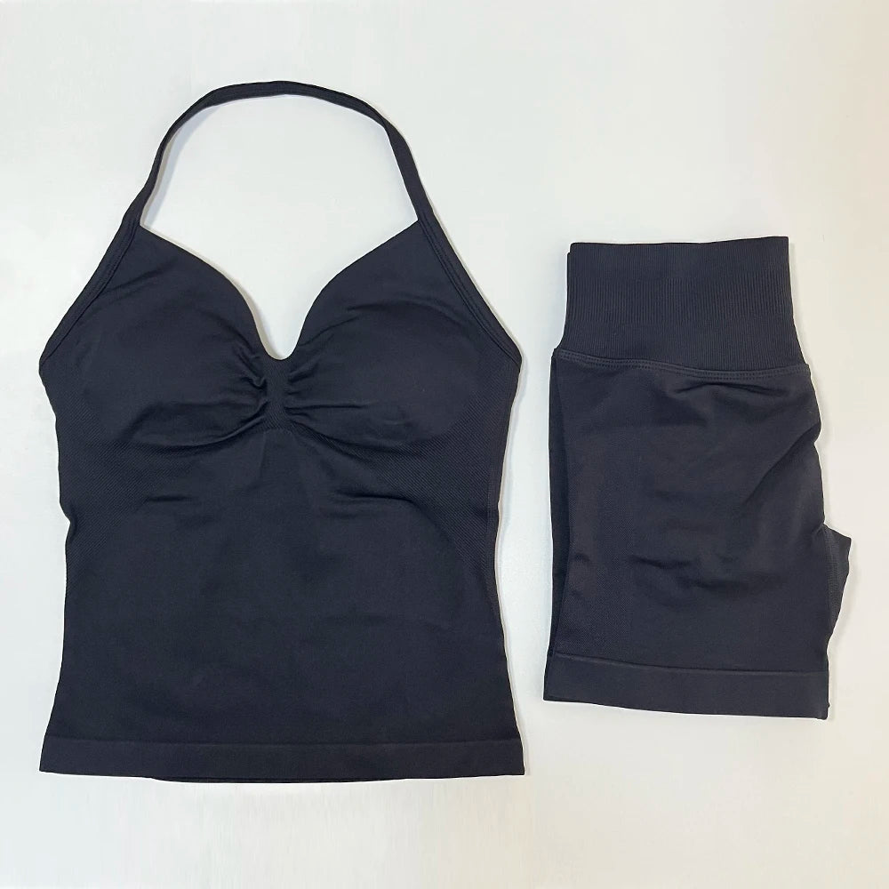 ملابس نوم صيفية نسائية مزينة بالزهور