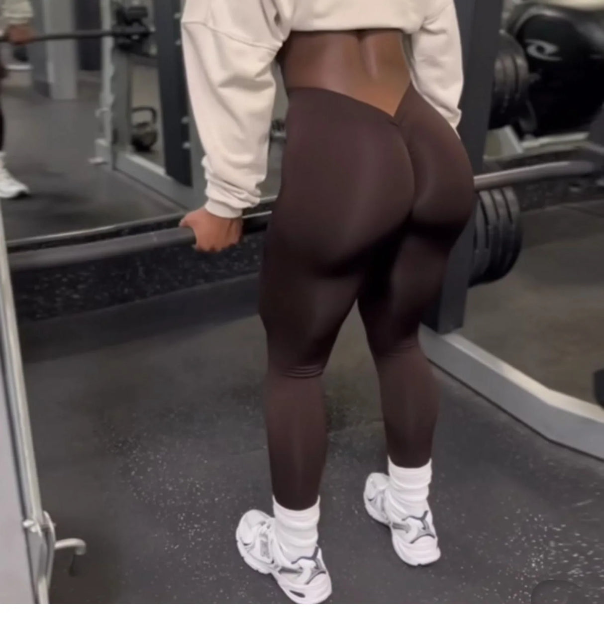 بنطلون يوجا نسائي بخصر مرتفع وظهر على شكل حرف V