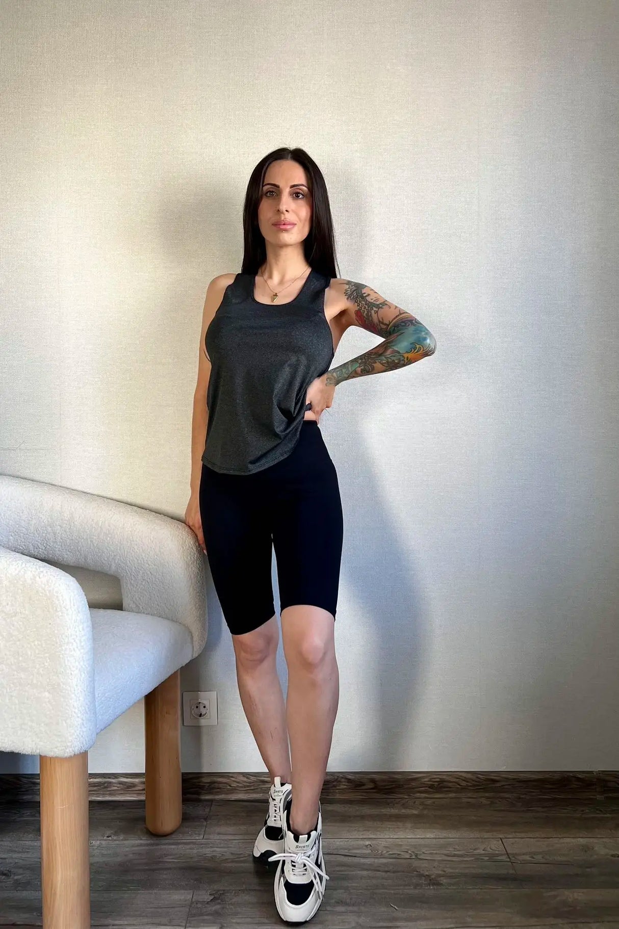 بلوزة يوجا نسائية بدون أكمام بتصميم Racerback