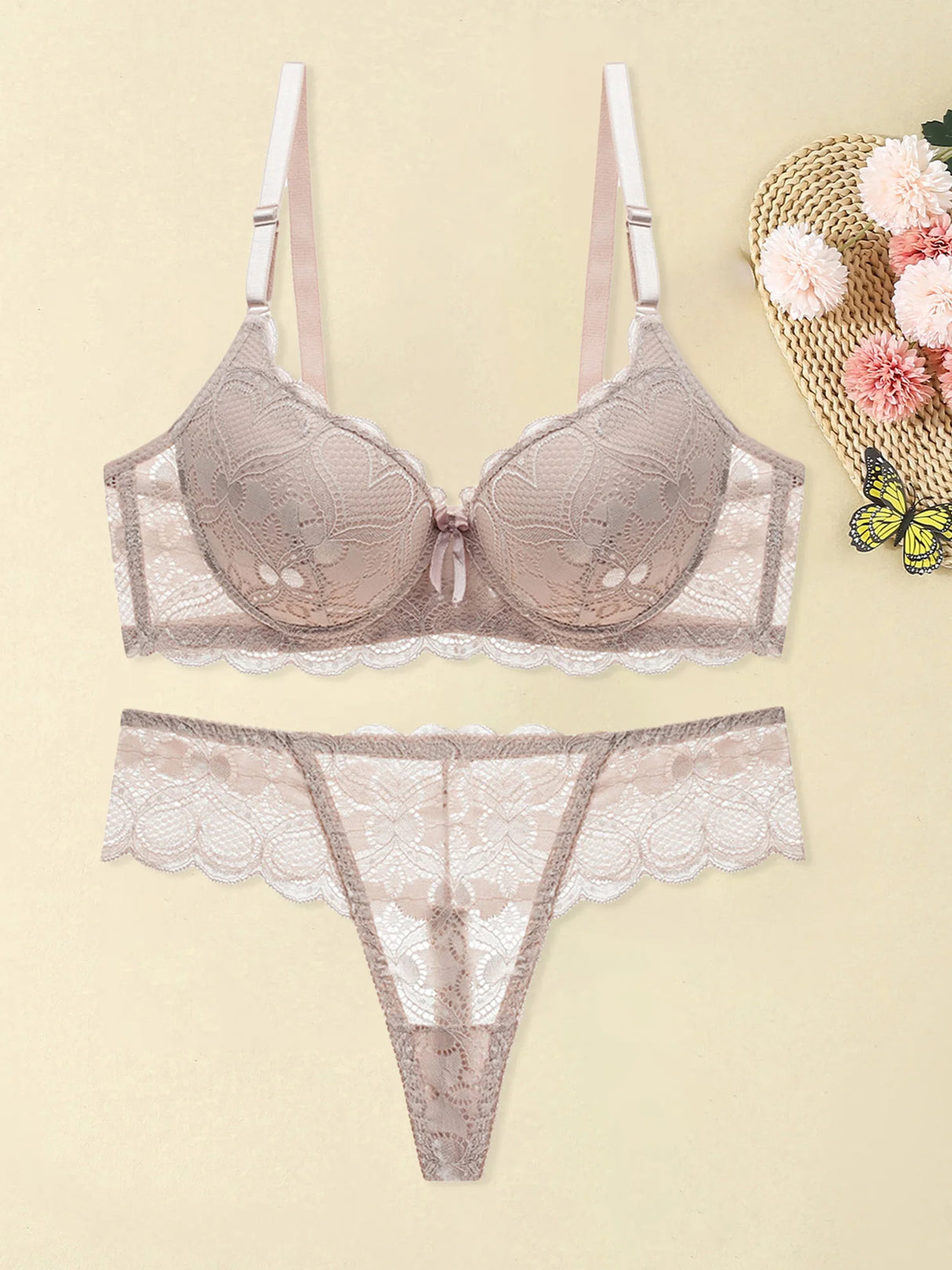 طقم جوارب نسائية من الدانتيل المزهر