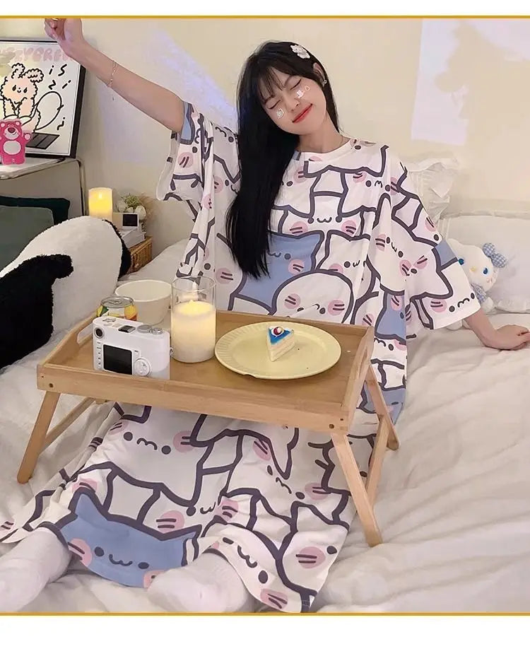 قميص نوم طويل بطبعة رسوم متحركة للنساء