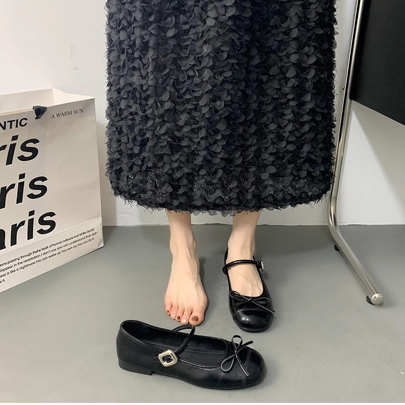 أحذية نسائية فاخرة بدون رباط من ماركة لوفرز