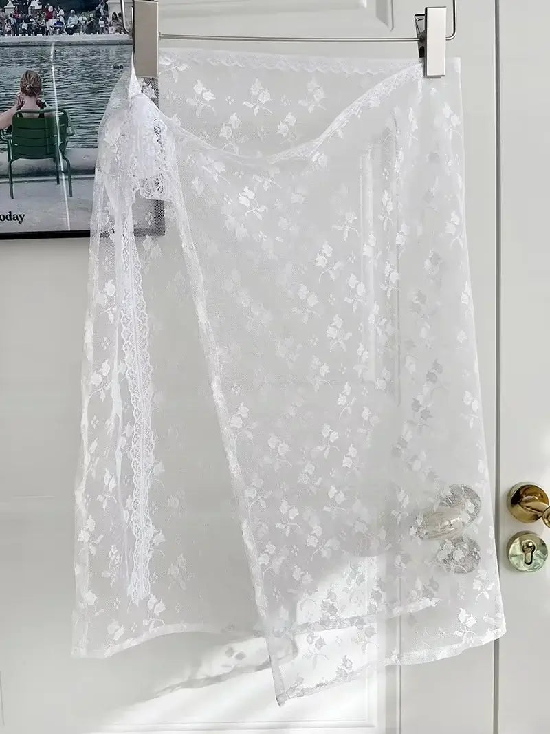 تنورة نسائية من الدانتيل والتول بتصميم عتيق