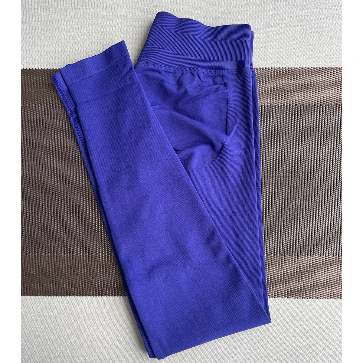 بنطال يوغا ضيق بدون درزات للنساء